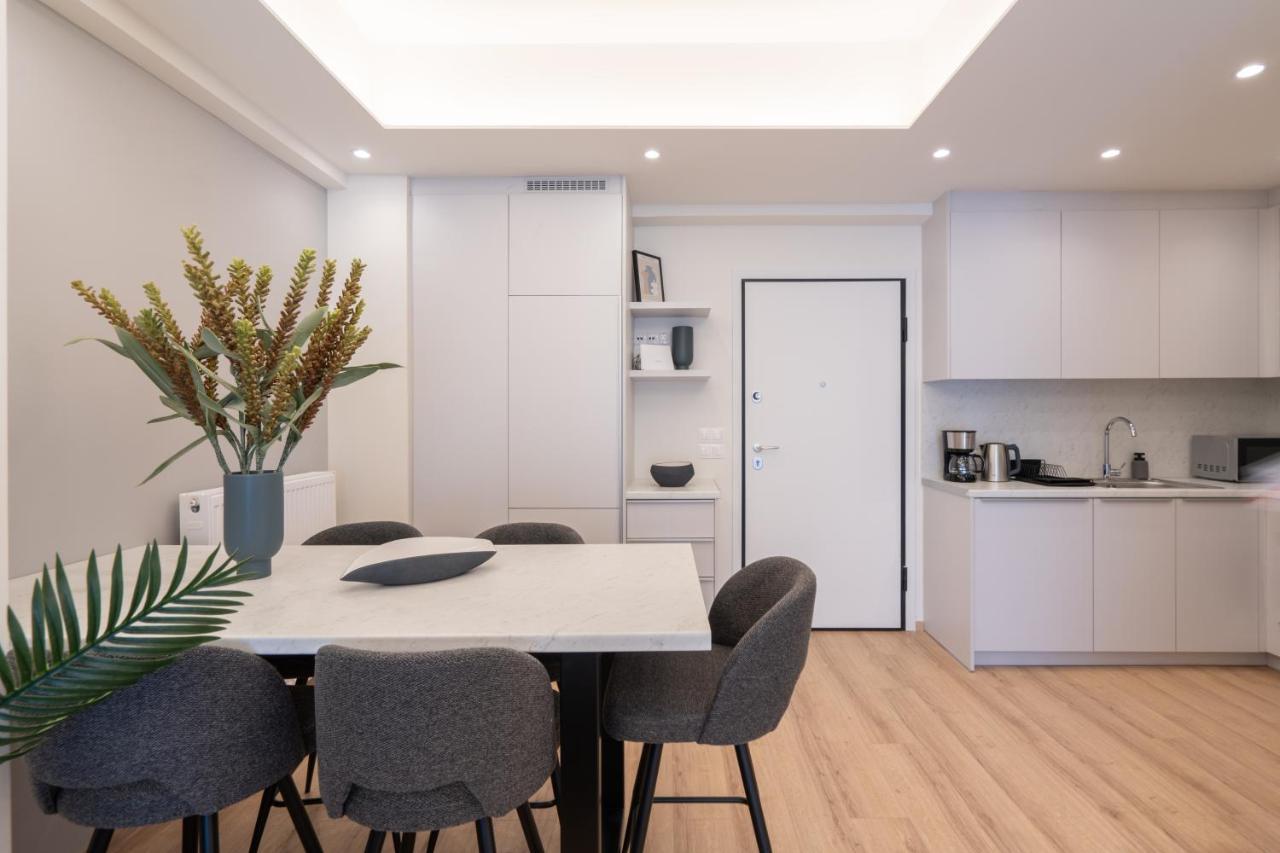 Newly Renovated 2 Bedroom Apartment, 5Min To Metro Athen Exterior foto